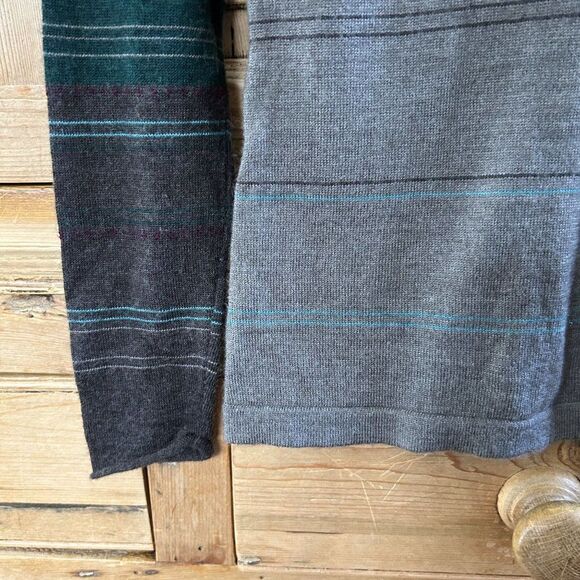 Women's Smartwool Small V-Neck Striped Sweater Ethno Graphic Sweater Gray Green - Picture 5 of 11